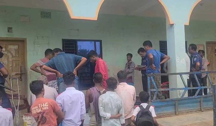 স্কুলের বারান্দায় ভিক্ষুকের লাশ, ব্যাগে মিলল ৭১ হাজার টাকা