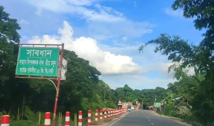 মানিকগঞ্জ-সিংগাইর আঞ্চলিক মহাসড়ক যেন মরণফাঁদ