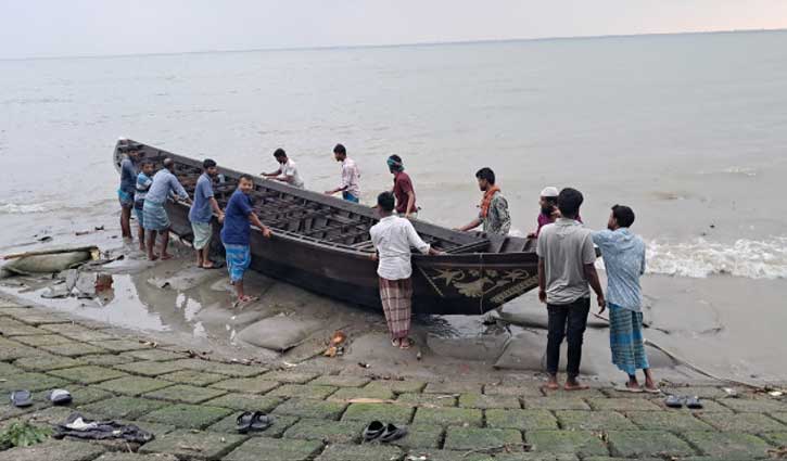 নিষেধাজ্ঞা শেষ, মেঘনায় নামছে লক্ষ্মীপুরের জেলেরা