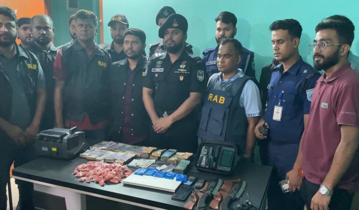 নারায়ণগঞ্জে র‍্যাবের অভিযানে অস্ত্রসহ আটক ১০