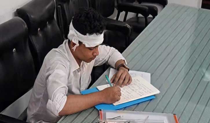 ফ্যান খুলে পড়ল এসএসসি পরীক্ষার্থীর মাথায়