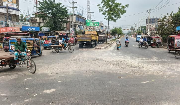 থমকে আছে ঢাকা-বরিশাল মহাসড়ক ৬ লেনে উন্নীত প্রকল্প