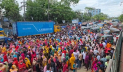 চট্টগ্রামে শ্রমিকদের সড়ক অবরোধ, যানজট