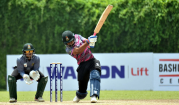 মোসাদ্দেকের রেকর্ড গড়া সেঞ্চুরির পরও আবাহনীর হার, সেঞ্চুরিতে ভাস্বর রাতুল