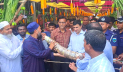 কৃষিপণ্যে সাজানো তোরণ, প্রধান অতিথিকে বরণ মানকচু দিয়ে