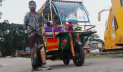 সেই ইসমাইল পেলেন কৃত্রিম পা ও অটোরিকশা