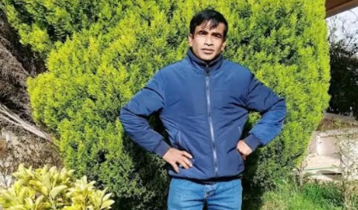 ‘আমার পোলাডারে একবার ধরতে দিও, আমি নিজের হাতে মাটি দিমু’