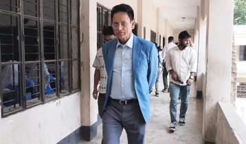 মানিকগঞ্জে এসএসসি পরীক্ষাকেন্দ্রে আকস্মিক পরিদর্শনে শিক্ষামন্ত্রী