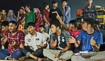 গাইবান্ধায় প্রবেশপত্র না পেয়ে মহাসড়কে এসএসসি পরীক্ষার্থীদের বিক্ষোভ