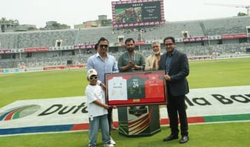 রুবেলকে সম্মাননা দেওয়ার সঙ্গে লিটনের ‘সেঞ্চুরি’ উদযাপন