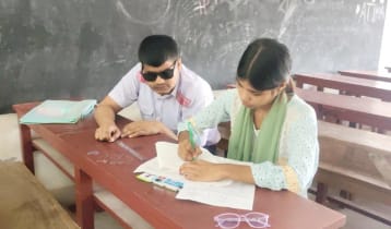 চোখে আলো নেই, তবু স্বপ্ন অটুট শরীফের 