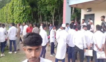 ভুল সেটে এসএসসি পরীক্ষা, বিক্ষোভ-ভাঙচুর 