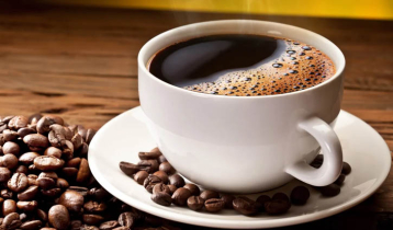বৃষ্টিদিনে উষ্ণতা দিতে পারে কফি, আছে স্বাস্থ্য উপকারিতাও