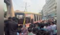 বনানীতে সড়ক বিভাজকে উঠে গেল বাস, নিহত ২