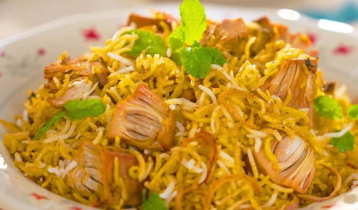 বৃষ্টিদিনে পাতে পড়ুক কাঁঠালের বিরিয়ানি