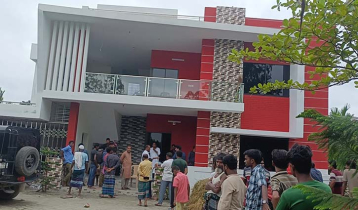 কুড়িগ্রামে প্রবাসীর বাড়িতে অগ্নিসংযোগ, স্বর্ণালঙ্কার ও টাকা লুট