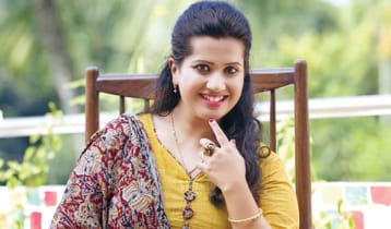 ‘গায়িকা-নায়িকাদের শো পিস না বানিয়ে ত্যাগীদের মূল্যায়ন, বিএনপিকে লাল সালাম’