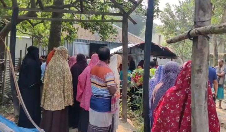 সিরাজগঞ্জে দুগ্ধ সমিতির সাবেক ম্যানেজারকে কুপিয়ে হত্যা, স্ত্রী আহত