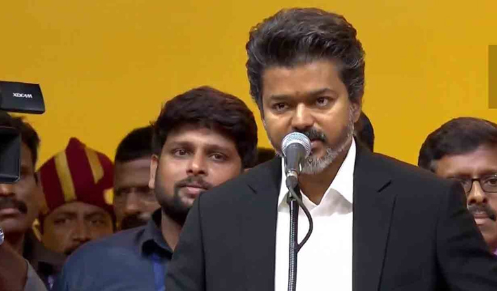 তামিলনাড়ুর মুখ্যমন্ত্রী হিসেবে শপথ নিলেন বিজয়