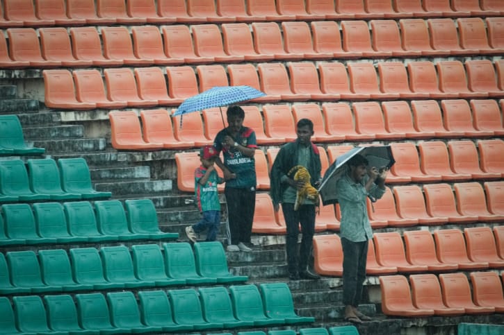 অপেক্ষার মাঝেও আনন্দের নতুন রং