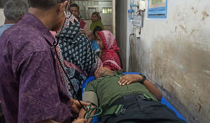 তেলের পাম্পে ইউএনওর ওপর হামলা