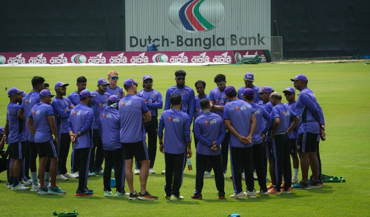 সতর্কতাই সাফল্যের চাবিকাঠি