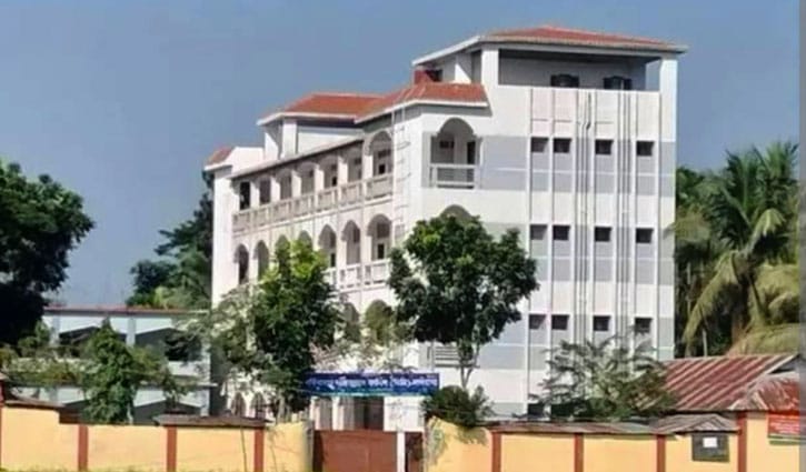 ভুল পশ্নে পরীক্ষা গ্রহণ, জানে না উপজেলা প্রশাসন