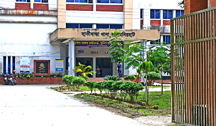 দুই পুলিশ কর্মকর্তাকে পিটিয়ে হাতকড়াসহ মাদক কারবারিকে ছিনতাই