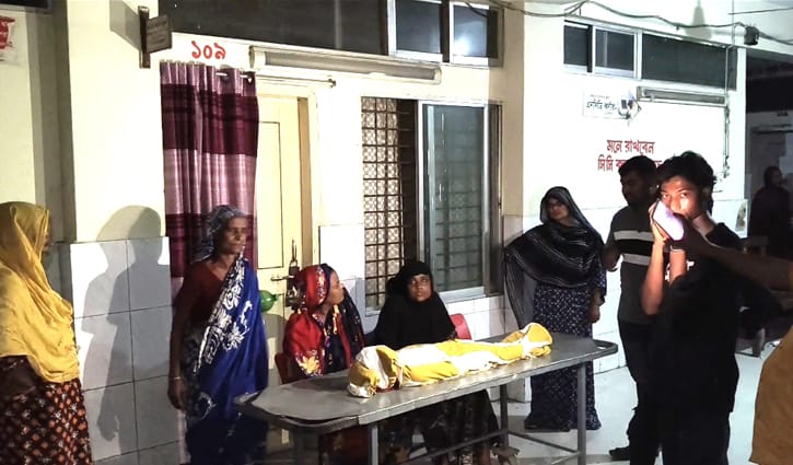 ট্রলি থেকে পড়ে প্রাণ গেল শিশুর