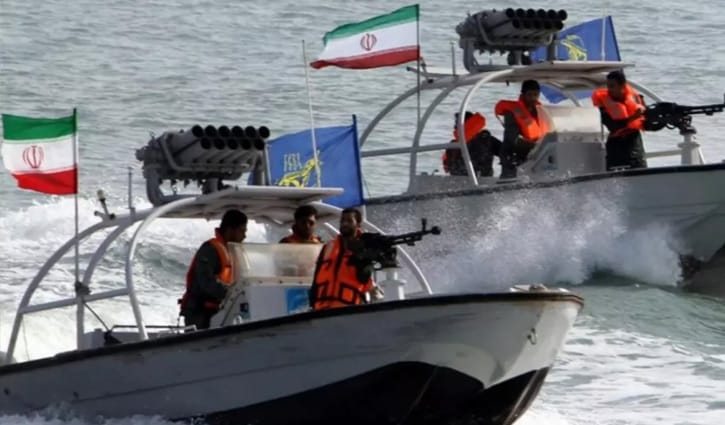 হরমুজ প্রণালিতে কন্টেইনার জাহাজে ইরানের হামলা