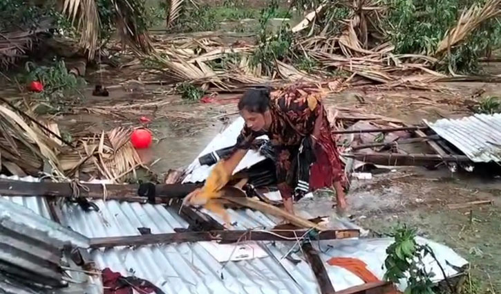 কলাপাড়ায় কালবৈশাখী ঝড়ে ক্ষতিগ্রস্ত অর্ধশতাধিক বসতঘর