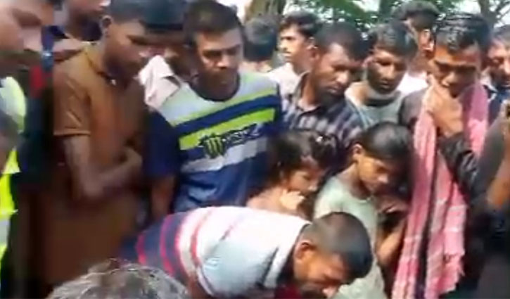 সাতক্ষীরায় একজনকে কুপিয়ে হত্যা
