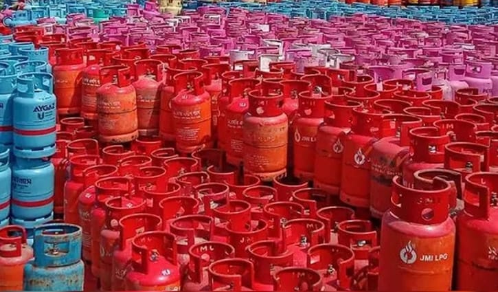 এক মাসে দুবার বেড়ে এলপিজির দাম ১৯৪০ টাকা, সন্ধ্যা থেকেই কার্যকর