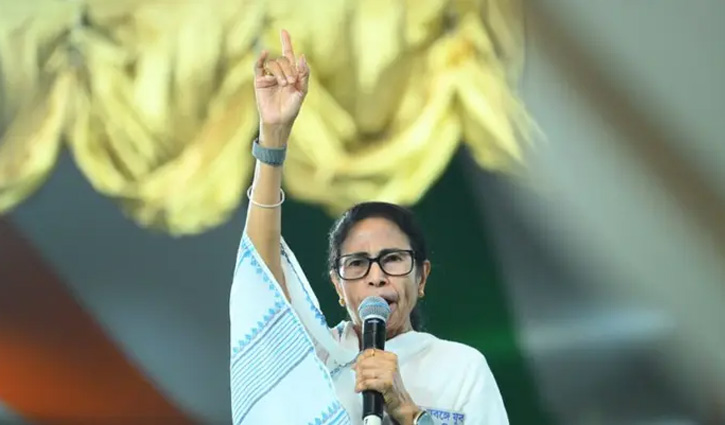 নিজ আসন ভবানীপুরে ১৬ হাজার ভোটে এগিয়ে মমতা