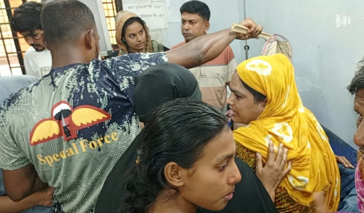 ঝিনাইদহে বাকিতে চা না দেওয়া নিয়ে সংঘর্ষ, আহত ১০