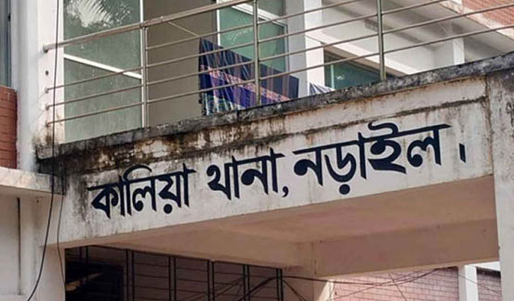 গাছে ঝুলছিল মরদেহ, পা ঠেকানো ছিল মাটিতে