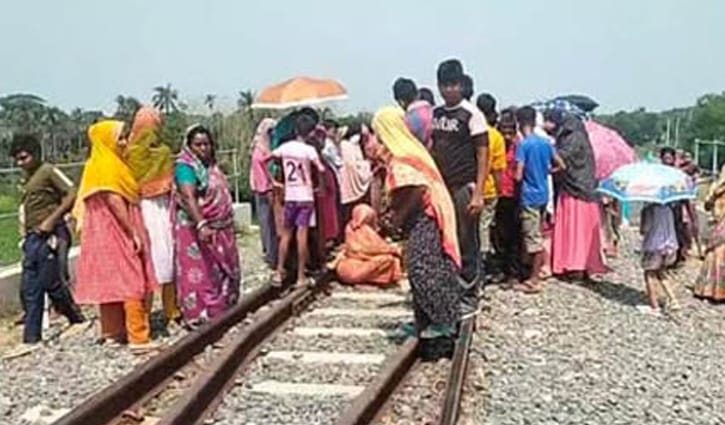 ‘ট্রেন কখন আসবে’, শিশু কোলে সেই ট্রেনে শেষ হলেন নারী