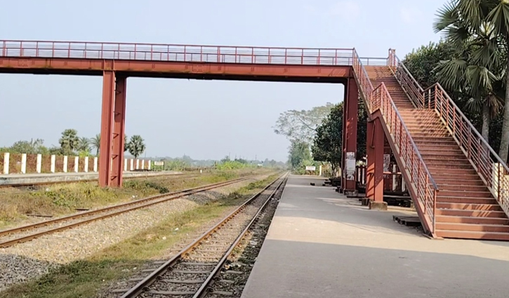 কালীগঞ্জে ট্রেনের ধাক্কায় নিহত ১