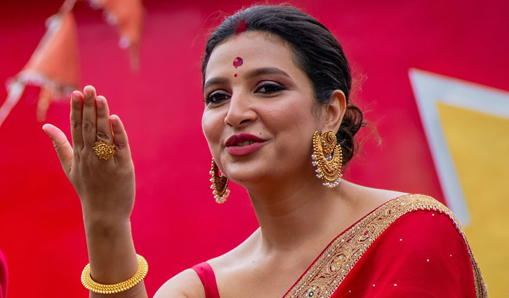 নির্বাচনের মাঠে শুভশ্রী