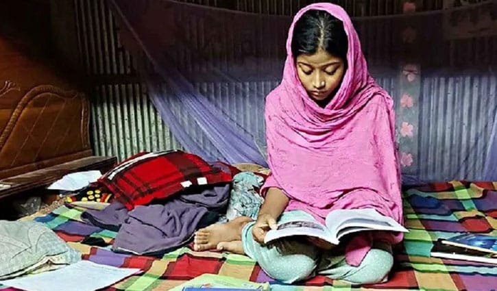 মানবিকের ছাত্রী পেল বাণিজ্য বিভাগের প্রবেশপত্র