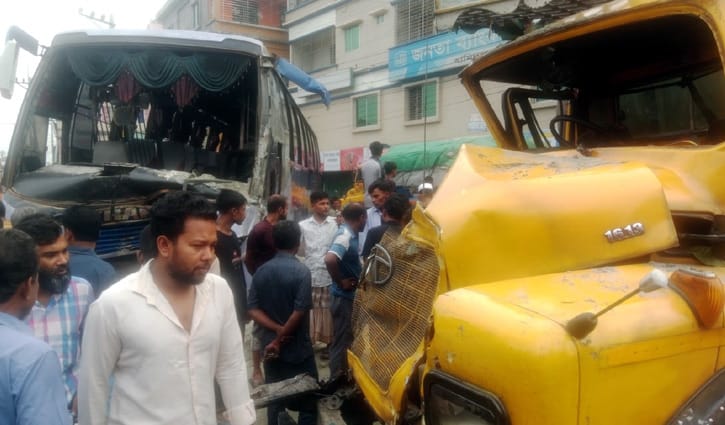 টাঙ্গাইলে বাস ও ট্রাকের সংঘর্ষে নিহত ২