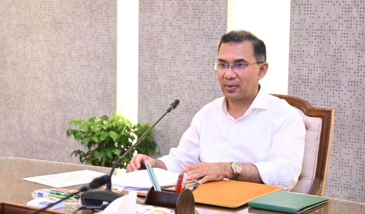 প্রধানমন্ত্রীর সঙ্গে বিদ্যুৎ ও জ্বালানি মন্ত্রী-প্রতিমন্ত্রীর সাক্ষাৎ