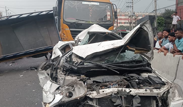 ফ্লাইওভারে নিয়ন্ত্রণ হারায় ডাম্প ট্রাক, ৫ গাড়িকে ধাক্কা