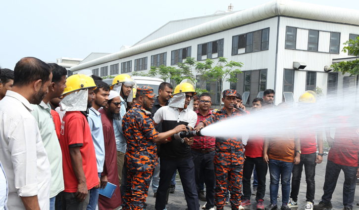 ওয়ালটন হেডকোয়ার্টার্সে অগ্নিনিরাপত্তা বিষয়ক প্রশিক্ষণ 