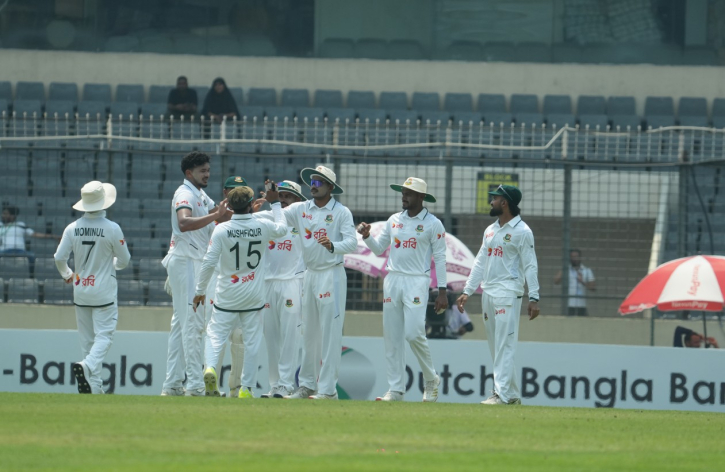 এবার মিরাজের উইকেট