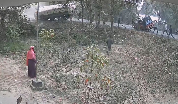 গোপালগঞ্জে মোটরসাইকেলে ট্রাকের ধাক্কায় দুই বন্ধু নিহত