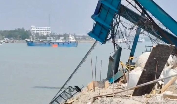 কলাপাড়ায় নির্মাণাধীন সেতুর শাটার ভেঙে শ্রমিক নিহত