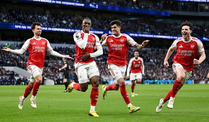 টটেনহামকে উড়িয়ে শিরোপা লড়াইয়ে স্বস্তি আর্সেনালের