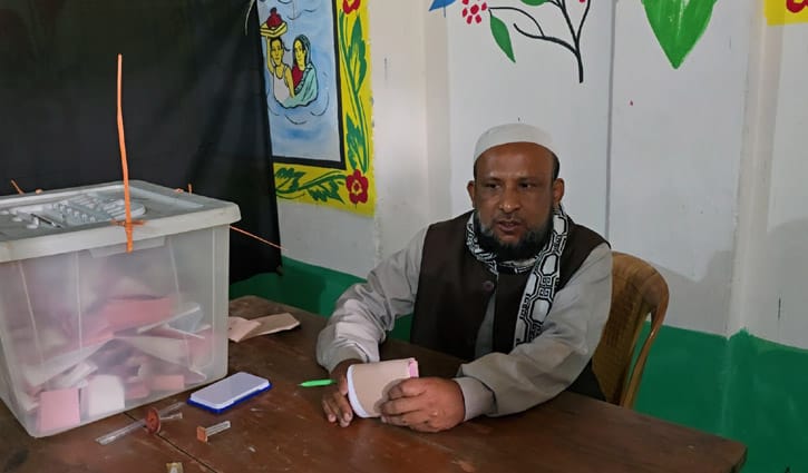 ঝিনাইদহে ভোট বন্ধ ২০ মিনিট, সহকারী প্রিজাইডিং অফিসারকে অব্যাহতি 