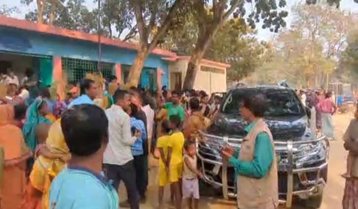 পীরগঞ্জে সিলমারা ছয়টি ব্যালট উদ্ধার, ইউএনও অবরুদ্ধ